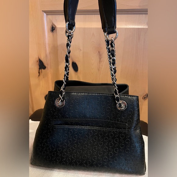 Black Guess Purse - Picture 3 of 9